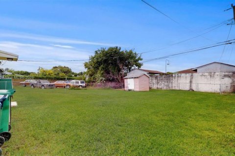 House in Florida City, Florida 3 bedrooms, 77.67 sq.m. № 1951423 - photo 3