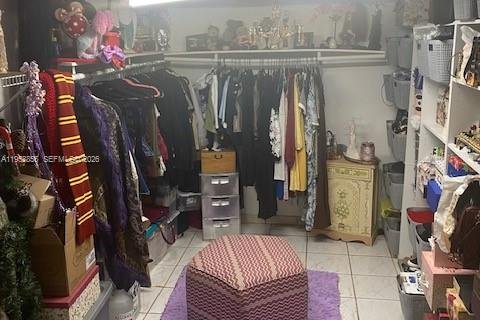 House in Hialeah, Florida 4 bedrooms, 161.56 sq.m. № 2017780 - photo 21