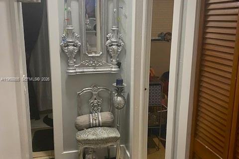 House in Hialeah, Florida 4 bedrooms, 161.56 sq.m. № 2017780 - photo 17