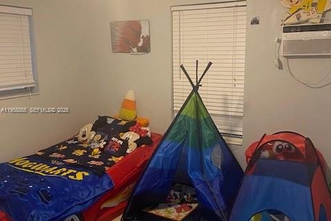 House in Hialeah, Florida 4 bedrooms, 161.56 sq.m. № 2017780 - photo 23