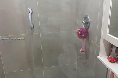 House in Hialeah, Florida 4 bedrooms, 161.56 sq.m. № 2017780 - photo 19