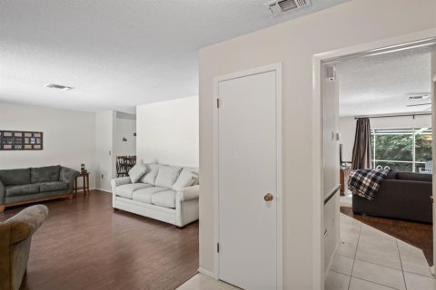 House in Hudson, Florida 3 bedrooms, 179.21 sq.m. № 1313447 - photo 8