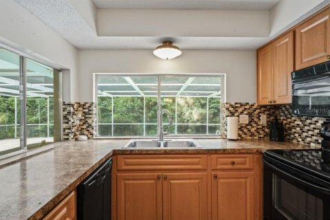 House in Hudson, Florida 3 bedrooms, 179.21 sq.m. № 1313447 - photo 15