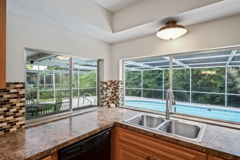 House in Hudson, Florida 3 bedrooms, 179.21 sq.m. № 1313447 - photo 14