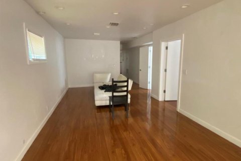 Casa en alquiler en Fort Lauderdale, Florida, 5 dormitorios, 148.55 m2 № 2083851 - foto 8