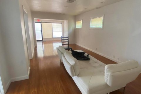Casa en alquiler en Fort Lauderdale, Florida, 5 dormitorios, 148.55 m2 № 2083851 - foto 2