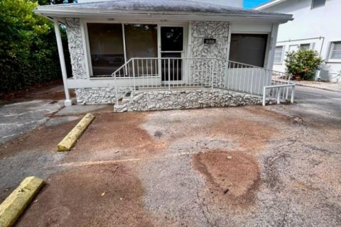 Casa en Fort Lauderdale, Florida 5 dormitorios, 148.55 m2 № 2083851