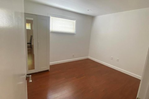 Casa en alquiler en Fort Lauderdale, Florida, 5 dormitorios, 148.55 m2 № 2083851 - foto 9