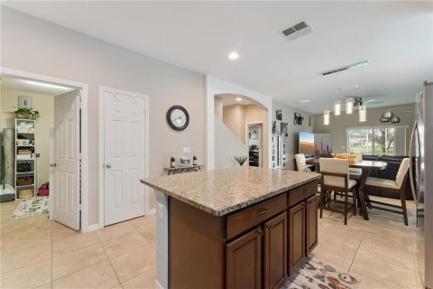 House in Orlando, Florida 4 bedrooms, 238.02 sq.m. № 2101255 - photo 13