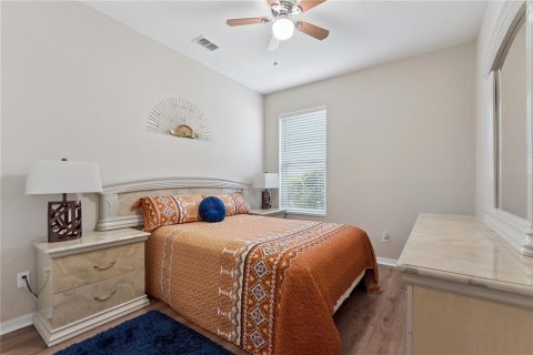 House in Orlando, Florida 4 bedrooms, 238.02 sq.m. № 2101255 - photo 24