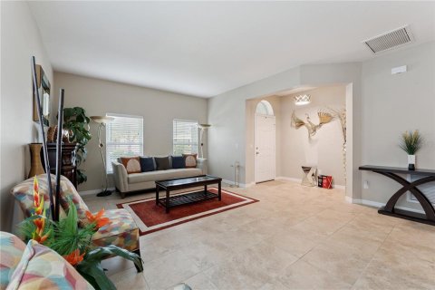 House in Orlando, Florida 4 bedrooms, 238.02 sq.m. № 2101255 - photo 6