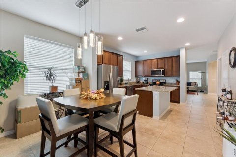 House in Orlando, Florida 4 bedrooms, 238.02 sq.m. № 2101255 - photo 9