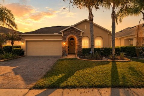 House in Orlando, Florida 4 bedrooms, 238.02 sq.m. № 2101255 - photo 1