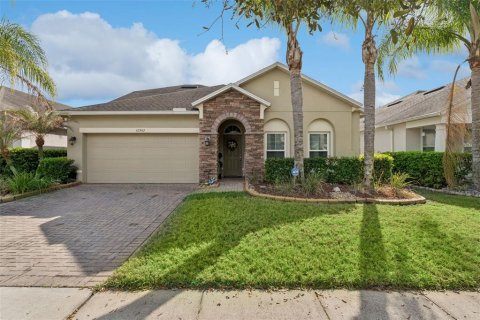 House in Orlando, Florida 4 bedrooms, 238.02 sq.m. № 2101255 - photo 2