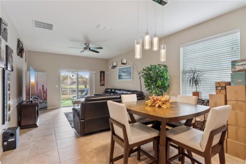 House in Orlando, Florida 4 bedrooms, 238.02 sq.m. № 2101255 - photo 14