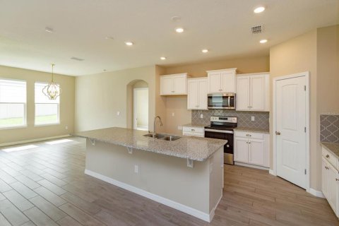 House in Winter Garden, Florida 4 bedrooms, 195.75 sq.m. № 1524658 - photo 9