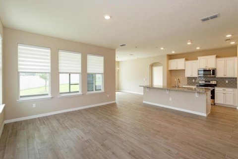 House in Winter Garden, Florida 4 bedrooms, 195.75 sq.m. № 1524658 - photo 11
