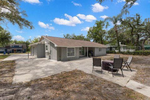 House in Tampa, Florida 4 bedrooms, 137.12 sq.m. № 1683090 - photo 25