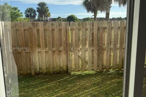 Touwnhouse à louer à Florida City, Floride: 3 chambres, 140.47 m2 № 1984405 - photo 11