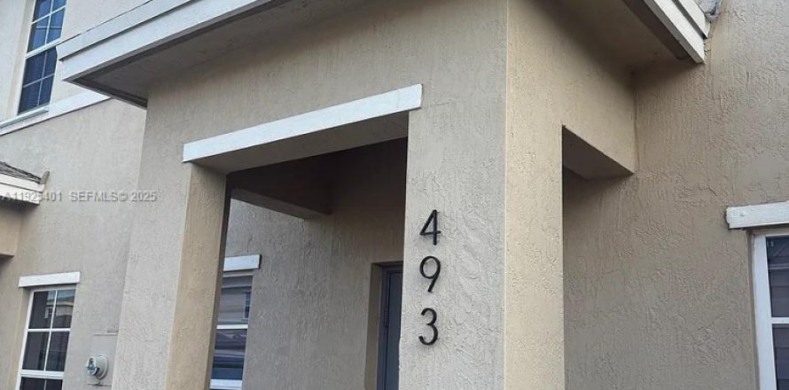 Touwnhouse à Florida City, Floride 3 chambres, 140.47 m2 № 1984405