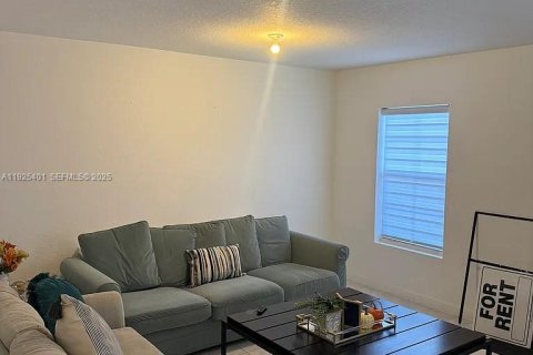 Touwnhouse à louer à Florida City, Floride: 3 chambres, 140.47 m2 № 1984405 - photo 5