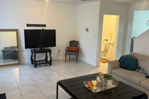 Touwnhouse à louer à Florida City, Floride: 3 chambres, 140.47 m2 № 1984405 - photo 8