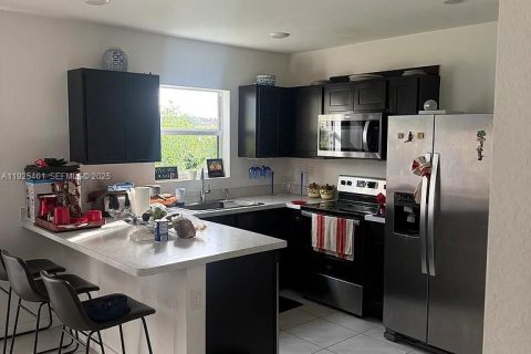 Touwnhouse à louer à Florida City, Floride: 3 chambres, 140.47 m2 № 1984405 - photo 3