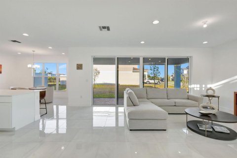 Casa en venta en Loxahatchee Groves, Florida, 4 dormitorios, 222.97 m2 № 2181517 - foto 13