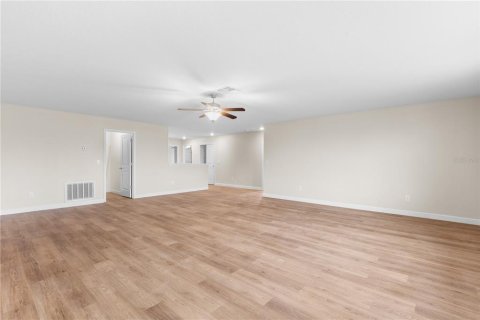 Casa en venta en Land O' Lakes, Florida, 5 dormitorios, 350.52 m2 № 2196590 - foto 26