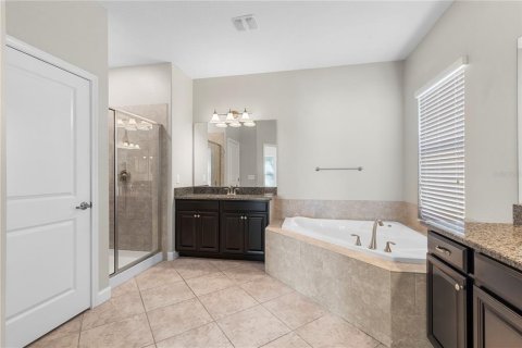 Casa en venta en Land O' Lakes, Florida, 5 dormitorios, 350.52 m2 № 2196590 - foto 20