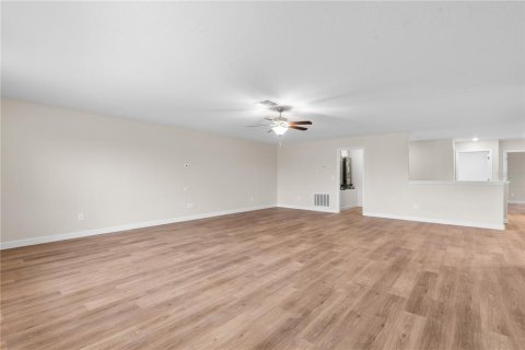 Casa en venta en Land O' Lakes, Florida, 5 dormitorios, 350.52 m2 № 2196590 - foto 27