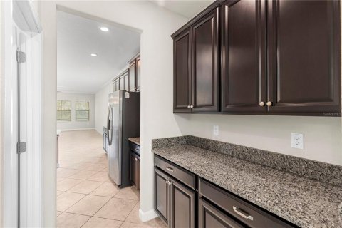 Casa en venta en Land O' Lakes, Florida, 5 dormitorios, 350.52 m2 № 2196590 - foto 5