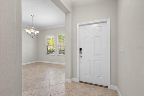 Casa en venta en Land O' Lakes, Florida, 5 dormitorios, 350.52 m2 № 2196590 - foto 2