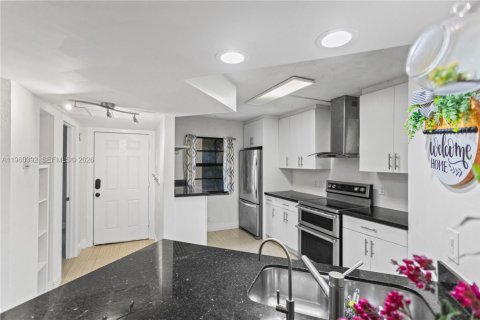 Condominio en alquiler en Plantation, Florida, 3 dormitorios, 102.19 m2 № 2021810 - foto 13