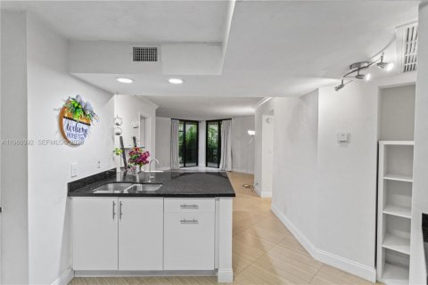 Condominio en alquiler en Plantation, Florida, 3 dormitorios, 102.19 m2 № 2021810 - foto 12