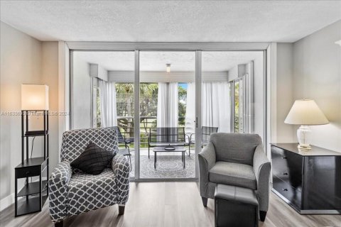 Condo in Pompano Beach, Florida, 3 bedrooms  № 1695089 - photo 4