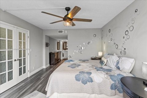 Condo in Pompano Beach, Florida, 3 bedrooms  № 1695089 - photo 12
