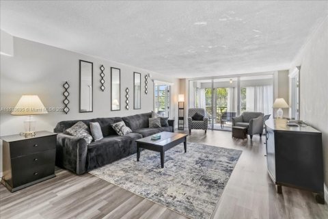 Condo in Pompano Beach, Florida, 3 bedrooms  № 1695089 - photo 3