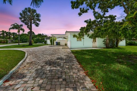 Casa en venta en Wilton Manors, Florida, 3 dormitorios, 157.93 m2 № 2077816 - foto 4