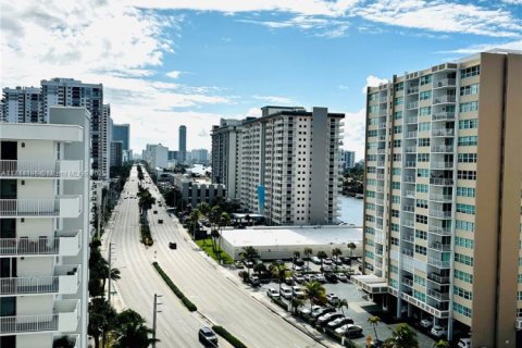 Condominio en alquiler en Hollywood, Florida, 2 dormitorios, 128.21 m2 № 1466254 - foto 7