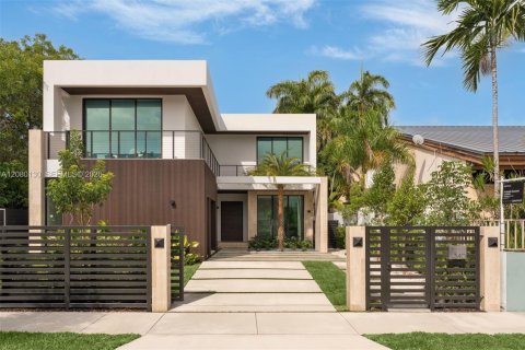 Villa ou maison à Miami, Floride 5 chambres, 427.91 m2 № 2335398