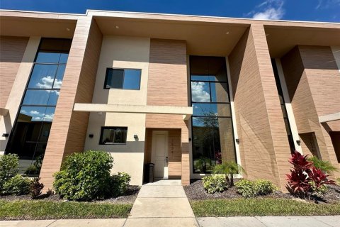 Townhouse in Kissimmee, Florida 3 bedrooms, 203.92 sq.m. № 1510658 - photo 1