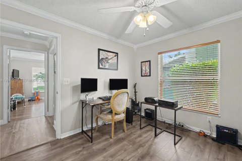 House in Miramar, Florida 3 bedrooms, 168.62 sq.m. № 2244395 - photo 20