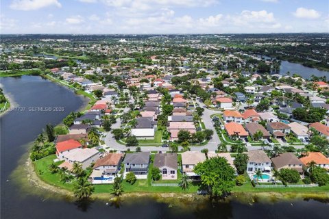 House in Miramar, Florida 3 bedrooms, 168.62 sq.m. № 2244395 - photo 29