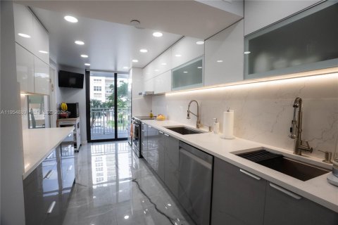 Condo in Sunny Isles Beach, Florida, 3 bedrooms  № 2168595 - photo 7