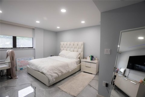 Condo in Sunny Isles Beach, Florida, 3 bedrooms  № 2168595 - photo 15