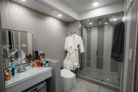 Condo in Sunny Isles Beach, Florida, 3 bedrooms  № 2168595 - photo 10