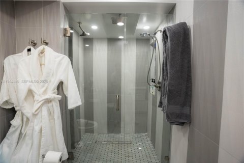 Condo in Sunny Isles Beach, Florida, 3 bedrooms  № 2168595 - photo 9