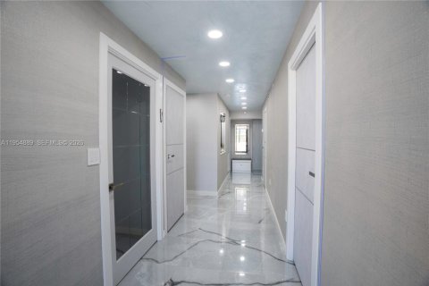 Condo in Sunny Isles Beach, Florida, 3 bedrooms  № 2168595 - photo 16