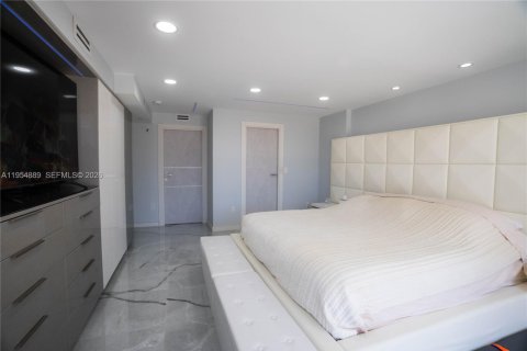 Condo in Sunny Isles Beach, Florida, 3 bedrooms  № 2168595 - photo 12